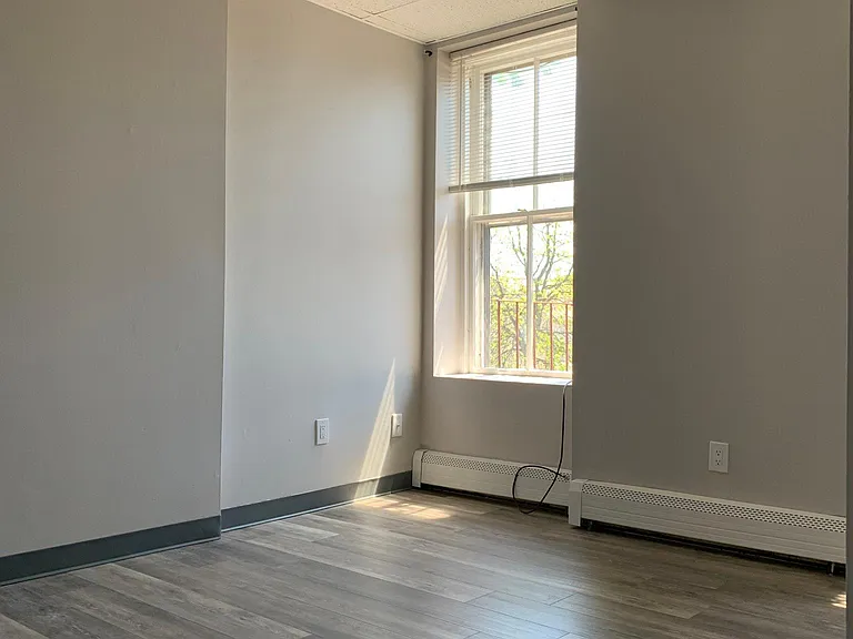 32 Chestnut St #27 — Photo 6