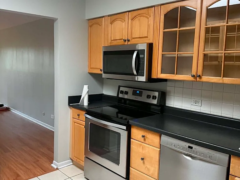 1234 Elmwood Ave #4F — Photo 10