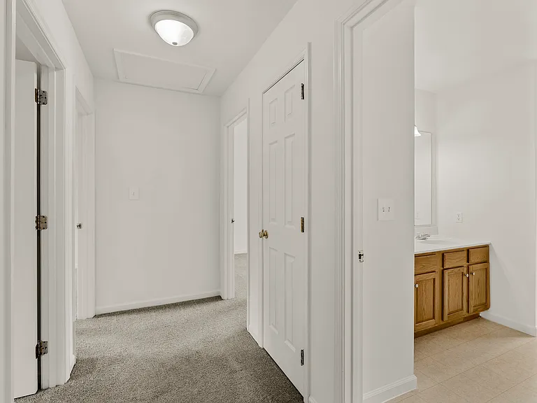 Mill Creek Manor — Photo 27