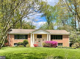 9008 Colesbury Pl, Fairfax, VA 22031