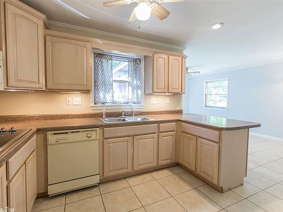 5th image of 4417 N Locust St