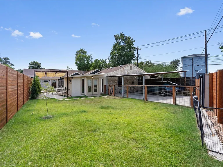 1147 Webberville Rd — Photo 27