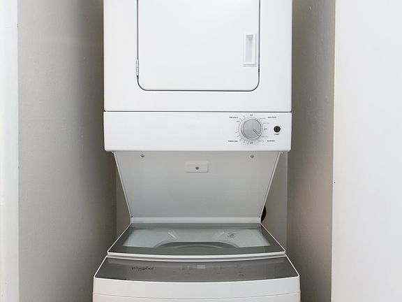4th image of 2942 N 34th Pl #16