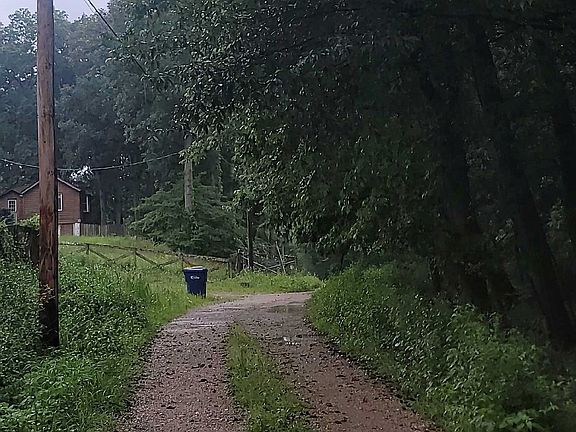 4th image of 157 Valley Dr