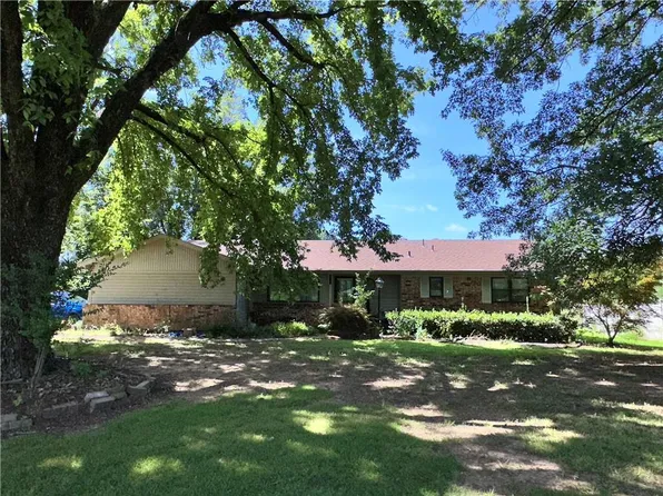 2605 W Commercial St, Ozark, AR 72949