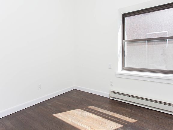 3rd image of 65 4th Ave APT 5A