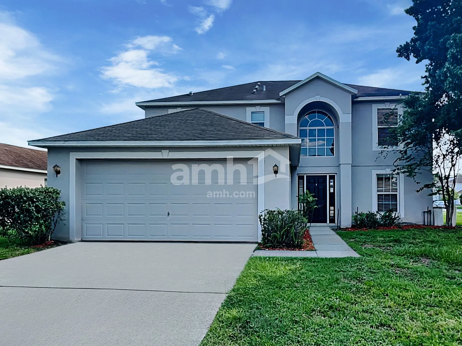 4 bed, 2.5 bath, 2224 sqft, $3,100 — Photo 1