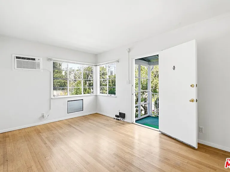 1748 Malcolm Ave #1 — Photo 3