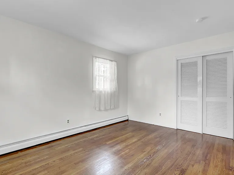 181 W 3rd St — Photo 5