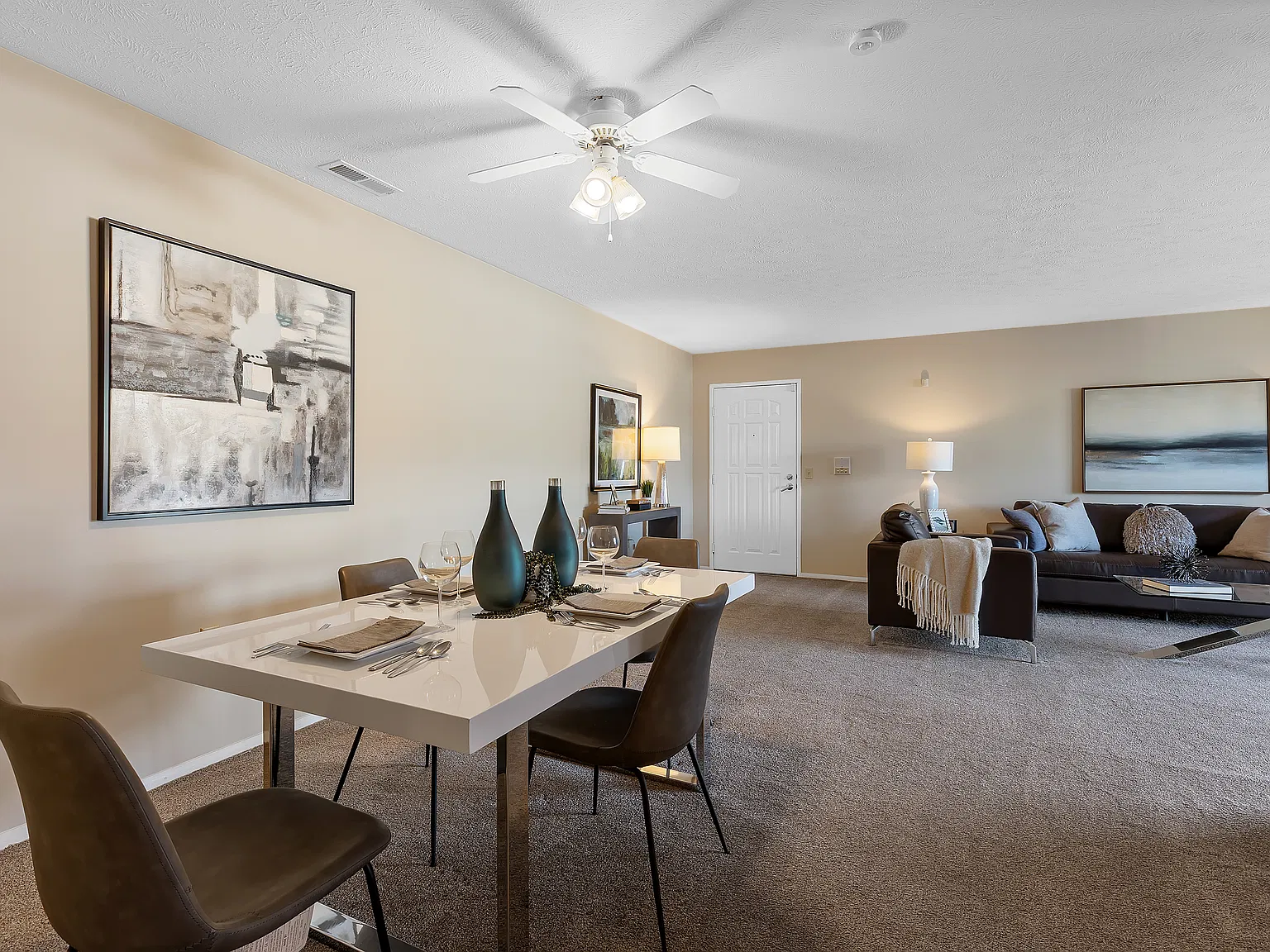 Hunters Crossing Apartments — Photo 4