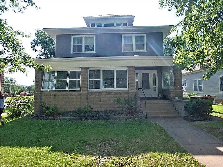 1st image of 516 S Halliburton St