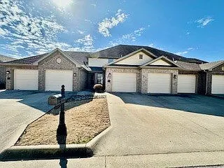 6613 W Valley View Rd — Photo 2