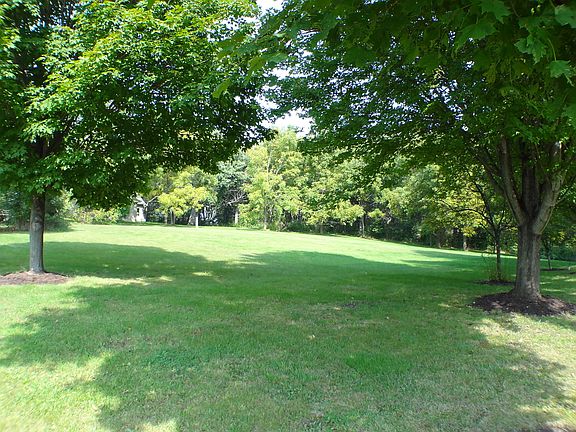 2nd image of Constance Ln Lot 3