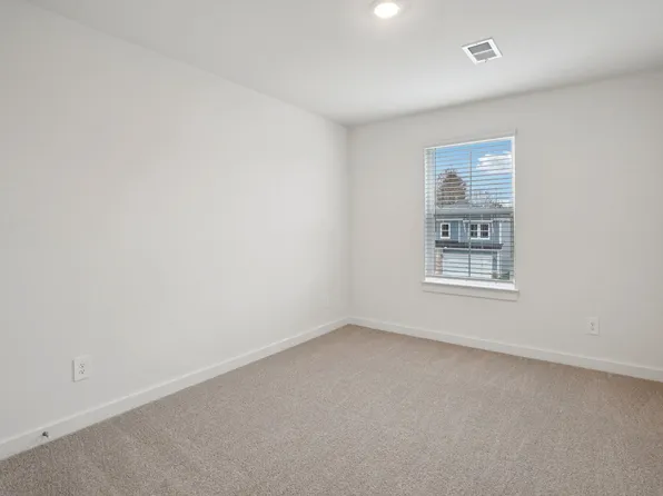 2376 Woodmeadow Dr, Clarksville, TN 37043