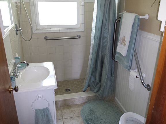 4th image of 1345 Knight St