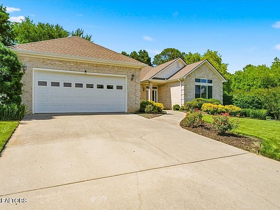 2nd image of 211 Chogi Ln