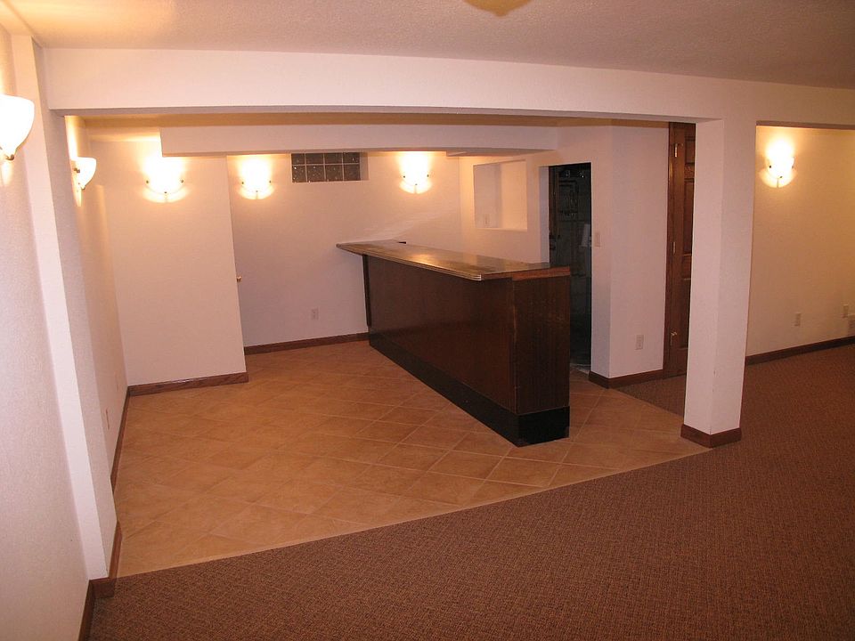 2nd image of 2209 Allen Ln