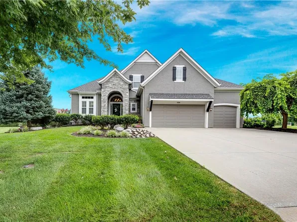 15704 Bond St, Overland Park, KS 66221