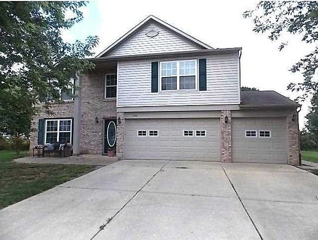 Exterior Front. Spacious 4BD 2.5BA two story home with 3348 square feet and a 3 car attached garage 