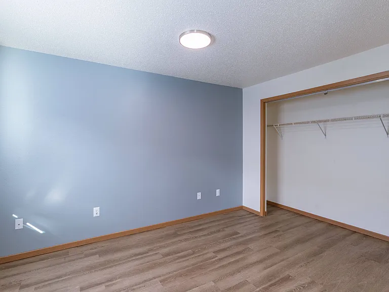 Fargo, ND Sunwood Apartments | Studio
