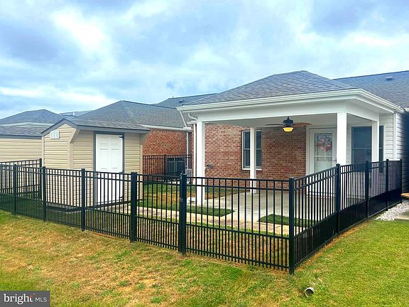 5th image of 206 Winding Oak Dr