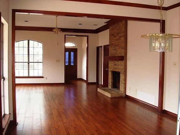 2nd image of 2701 Hickory Bend Dr