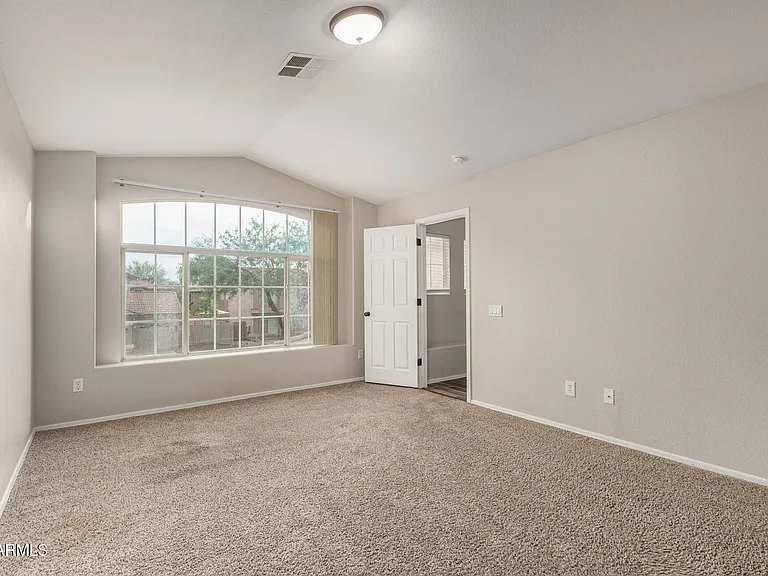 4522 E Rowel Rd — Photo 32