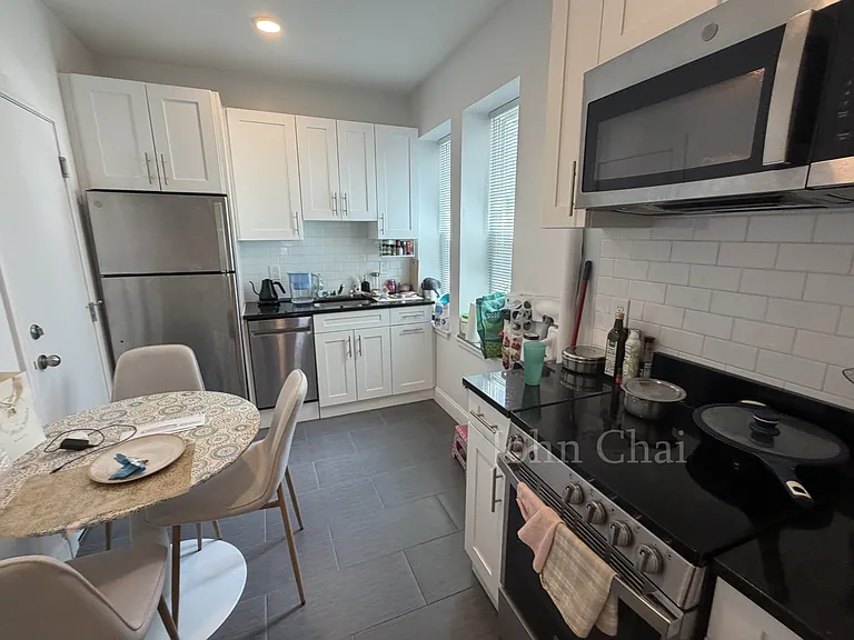 123 Sutherland Rd #E — Photo 26