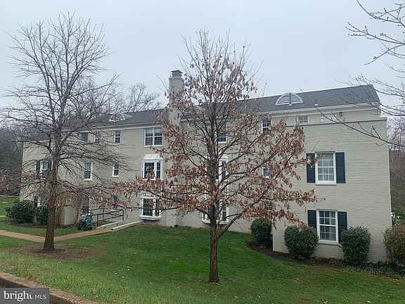 2nd image of 814 S Arlington Mill Dr #6-302