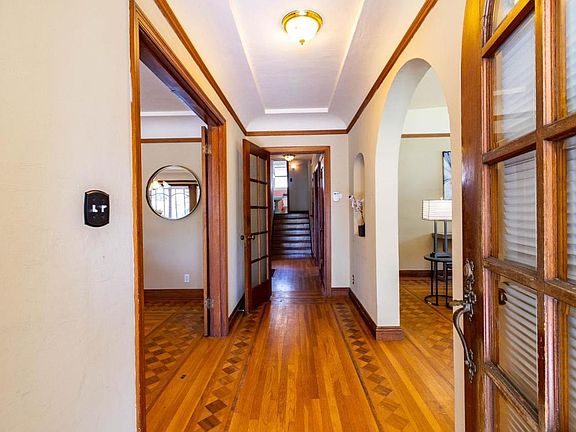 5th image of 548 Vera Ave #0