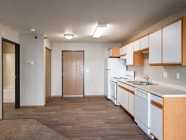 Parkside Apartments — Photo 14