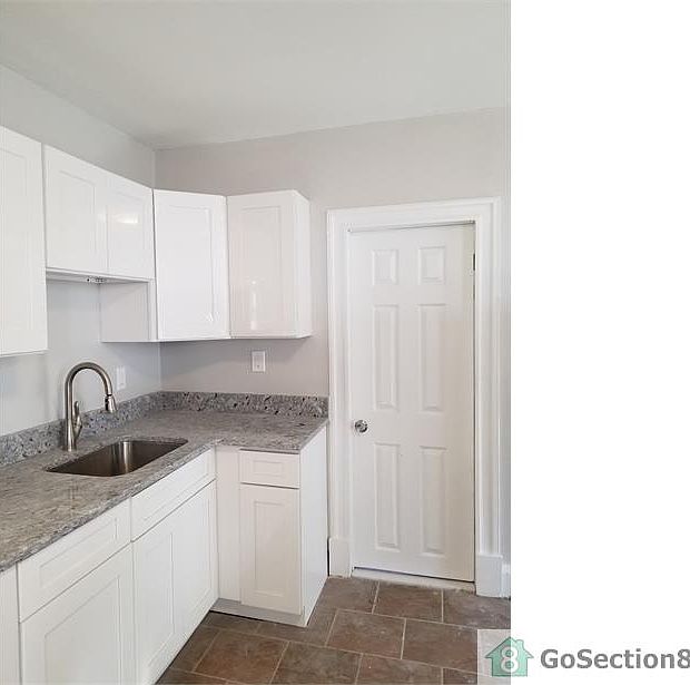 1st image of 4218 Diller Ave