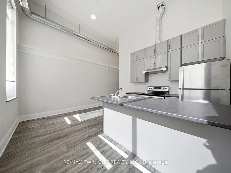 11 Queen St #303 — Photo 5