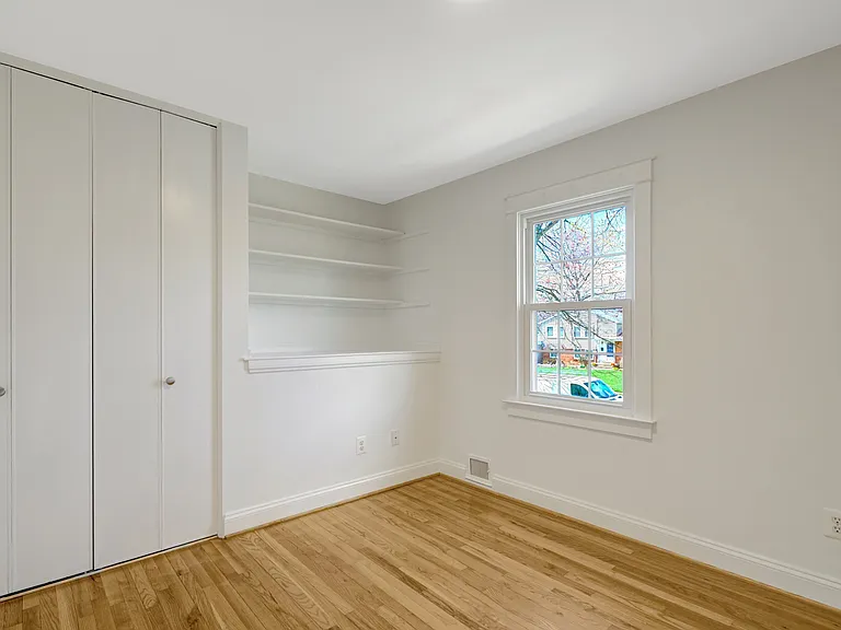 1012 Croton Dr — Photo 7