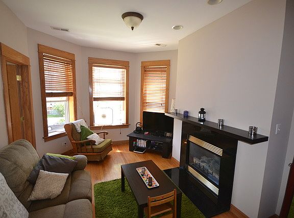 2nd image of 1854 N Kedzie Ave #2