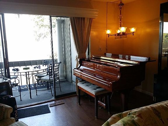 4th image of 893 Cliffs Dr APT 207A
