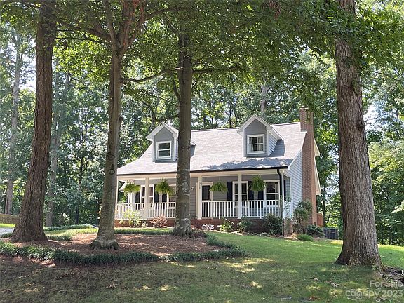3rd image of 313 Treeline Dr