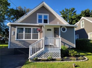 209 Lawrence Ave, North Syracuse, NY 13212