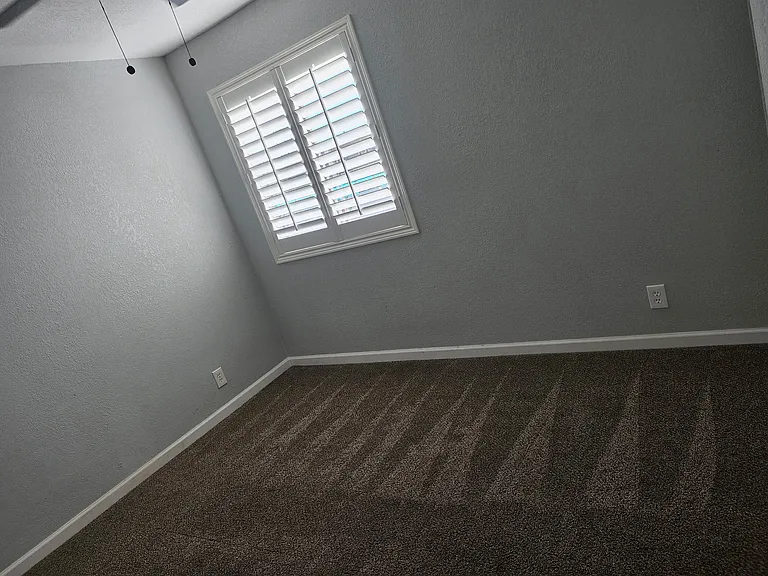 1221 N 47th Pl — Photo 27