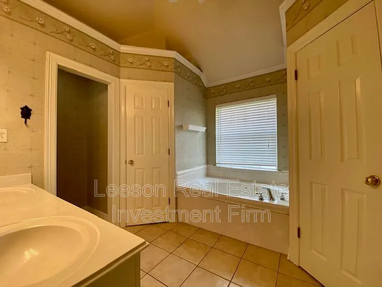 6015 Jason St — Photo 9