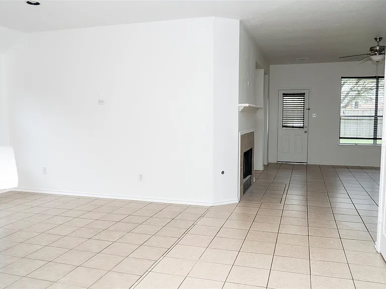 12914 Pinehall Ln — Photo 7