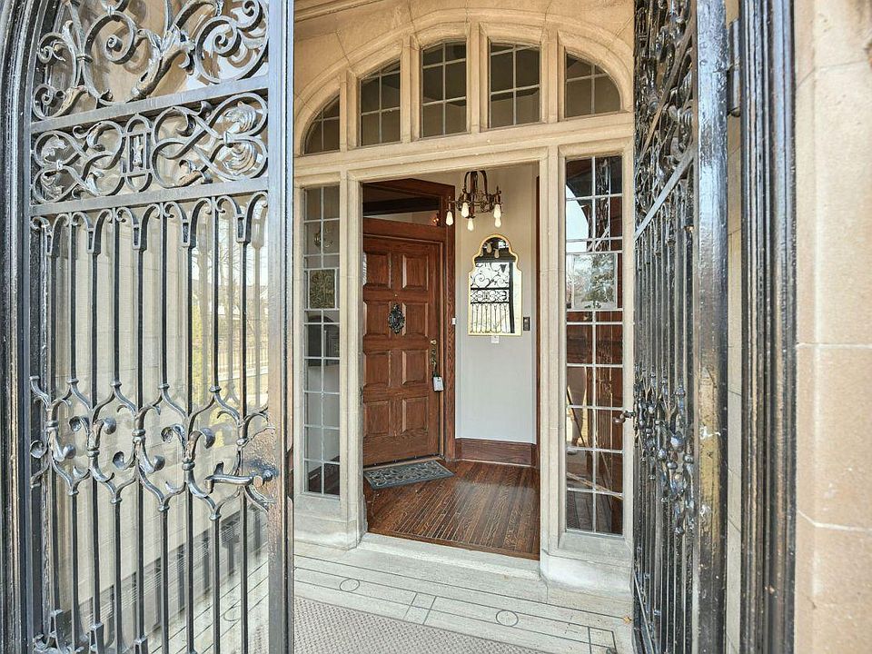 3316 N Lake Dr Milwaukee, WI, 53211 Apartments for Rent Zillow