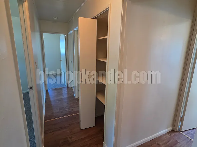 1023 Brenda Ct — Photo 4
