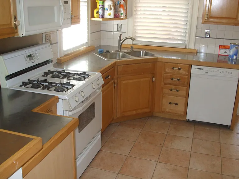 669 S Sherman St — Photo 15