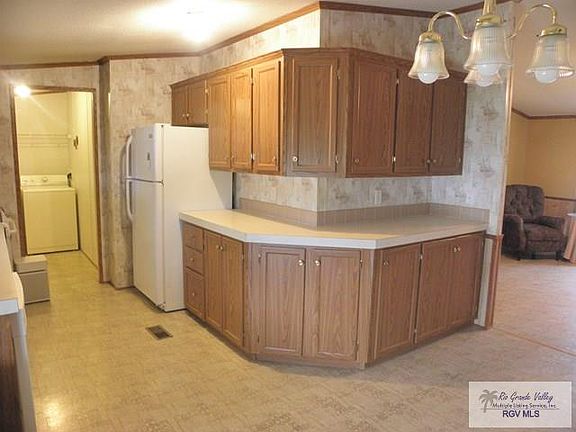3rd image of 1315 Sunwest Blvd