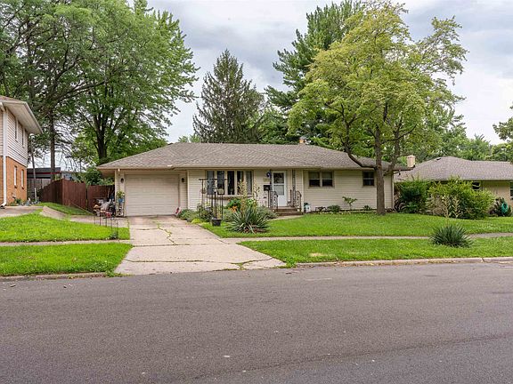 2nd image of 3931 Seward Ave