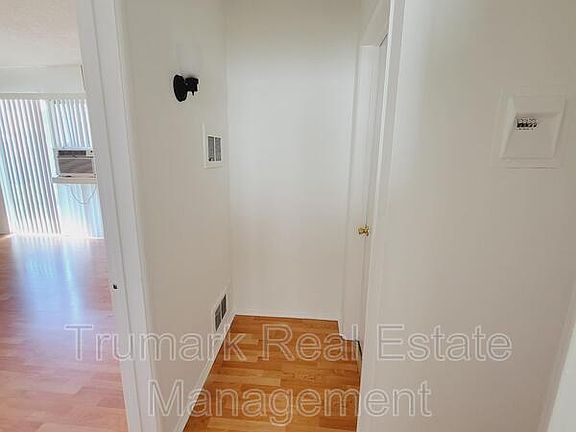 2nd image of 458 E Verdugo Ave APT B