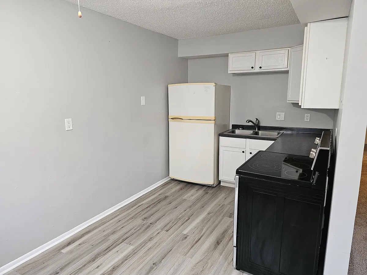 Building Photo - 2827 N Elsie Ave #1
