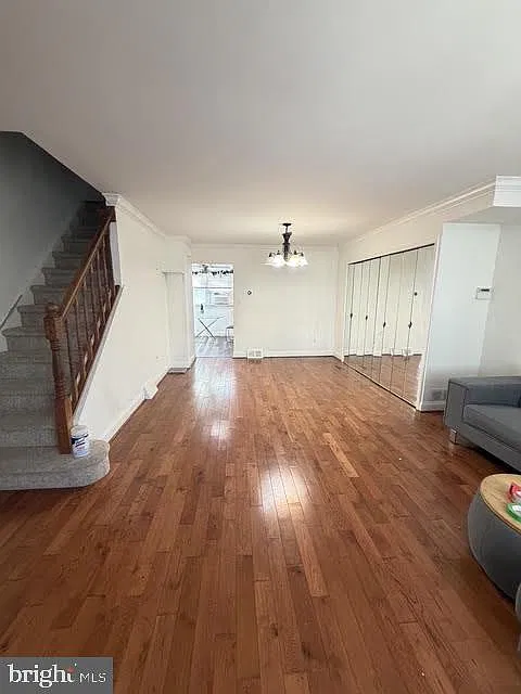 3 bed, 1.5 bath, 1290 sqft, $2,200 — Photo 2