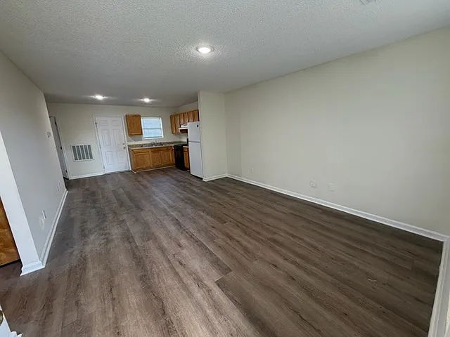 534 W Vista St — Photo 3